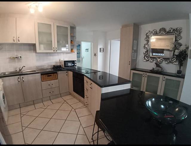 4 BEDROOM APARTMENT FOR SALE IN MANABA BEACH